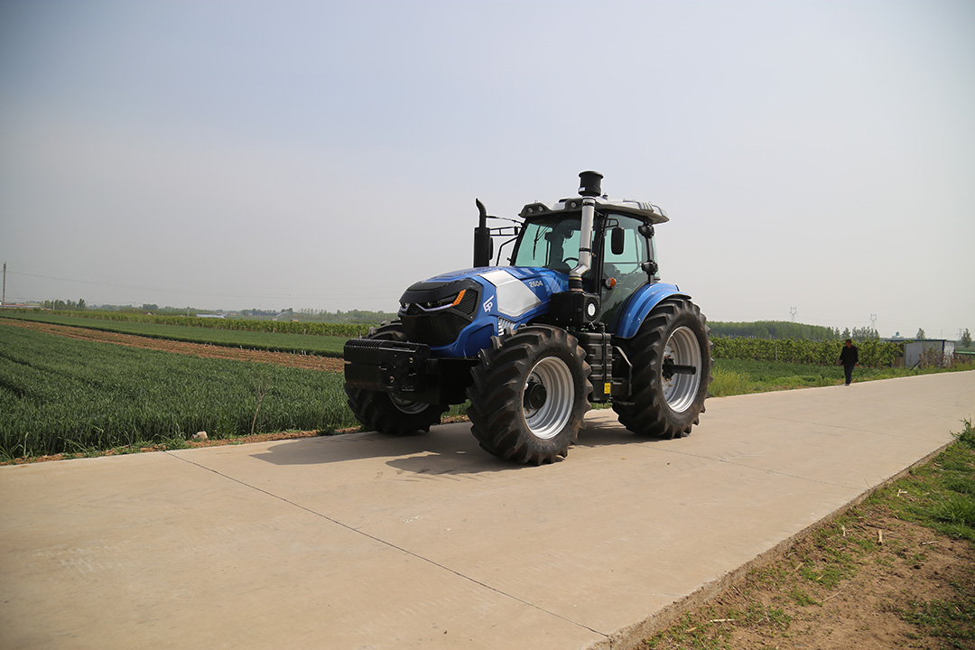 CP2604  260HP 4WD