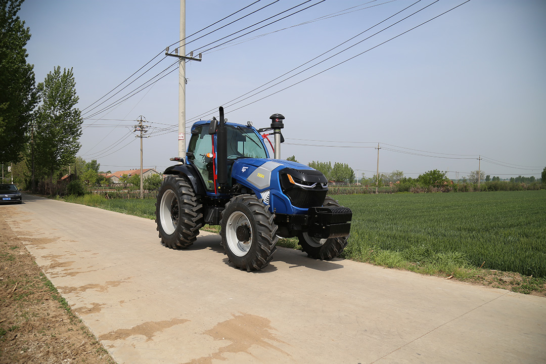 CP2604  260HP 4WD