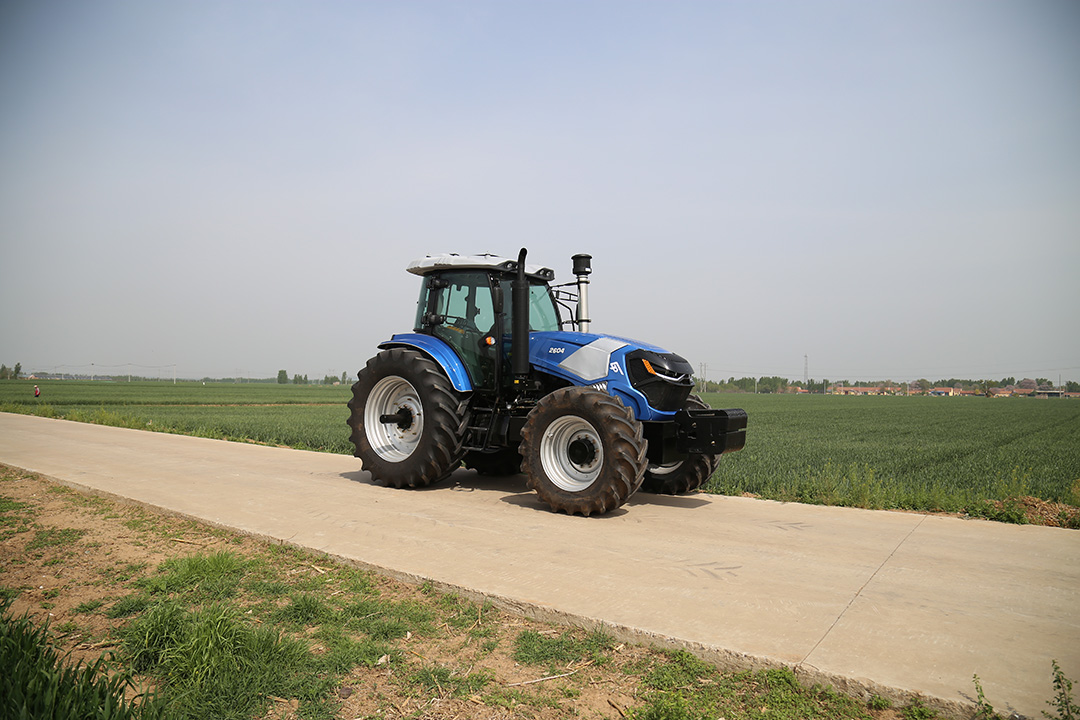 CP2604  260HP 4WD